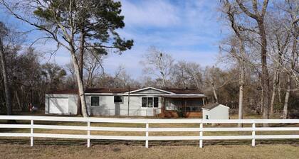 White-tailed Ranch - Peaceful 1-Acre Nature Escape