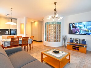 TV - Apartment 1299 by Interhome (Flengi)