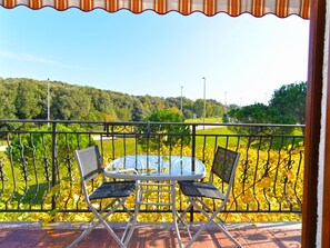 Outdoor dining - Apartment 1299 by Interhome (Flengi)