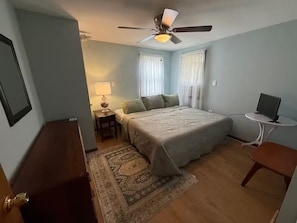 4 bedrooms, iron/ironing board, Internet