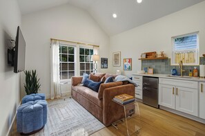 智能电视、电脑显示器