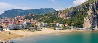 Villa Fortunata - Small Apartment Right, Terracina, Italy