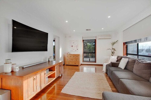 Coastal Family Retreat — 5BR Home in Chelsea