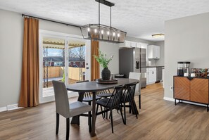 Dining - Hot Tub + Fire Pit Swings + Retro Arcade Garage = Fun Modern Stay (Georgetown)