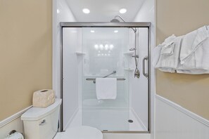 Shower, hair dryer, towels - Reelin' in the Sunset - Waterfront 4BR w/ Hot Tub and Private Dock (Sleeps 10) (North Myrtle Beach)