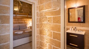 Free WiFi, bed sheets - La Casetta del Pozzo by Symphonya Rentals (Nardò)