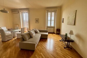Smart TV - Urban Comfort near Fiera & CityLife (Milan)