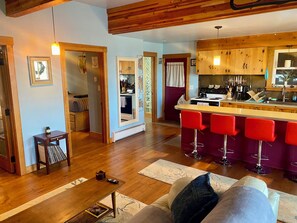 Interior - Beautiful Birch Bay Retreat (Blaine)