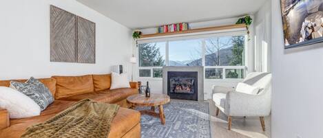 Télévision, cheminée