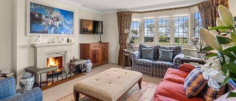 TV, fireplace, stereo, offices