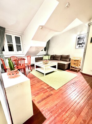 Living area - Old Town Attic Ignoto 16 SELF CHECK IN (Vilnius)