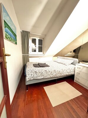 2 bedrooms, iron/ironing board, WiFi, bed sheets - Old Town Attic Ignoto 16 SELF CHECK IN (Vilnius)