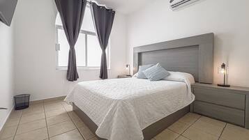 2 bedrooms, iron/ironing board, WiFi