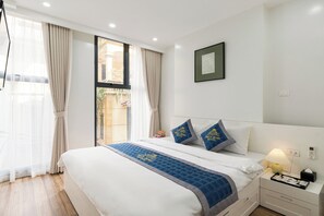 Standard-Doppelzimmer | Schreibtisch, laptopgeeigneter Arbeitsplatz, schallisolierte Zimmer