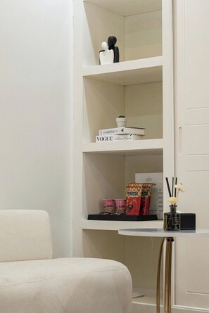 Desk, laptop workspace, free WiFi, bed sheets - Radisson Hotel Ha Noi (Ha Noi)