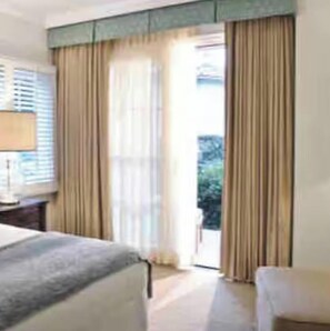 Silitysrauta/-lauta, Wi-Fi, vuodevaatteet