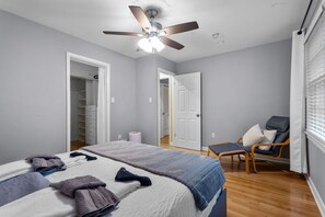 3 bedrooms, desk, iron/ironing board, WiFi - Home with a swimming lake, 15 min to Washington DC (Falls Church)