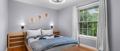 Schreibtisch, Bügeleisen/Bügelbrett, WLAN, Bettwäsche