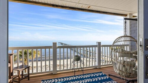 Bay Breeze Bungalow: Make Your Vacation Dreams a Reality