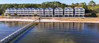 Bay Breeze Bungalow: Make Your Vacation Dreams a Reality