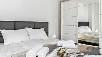 4 bedrooms, iron/ironing board, free WiFi, bed sheets