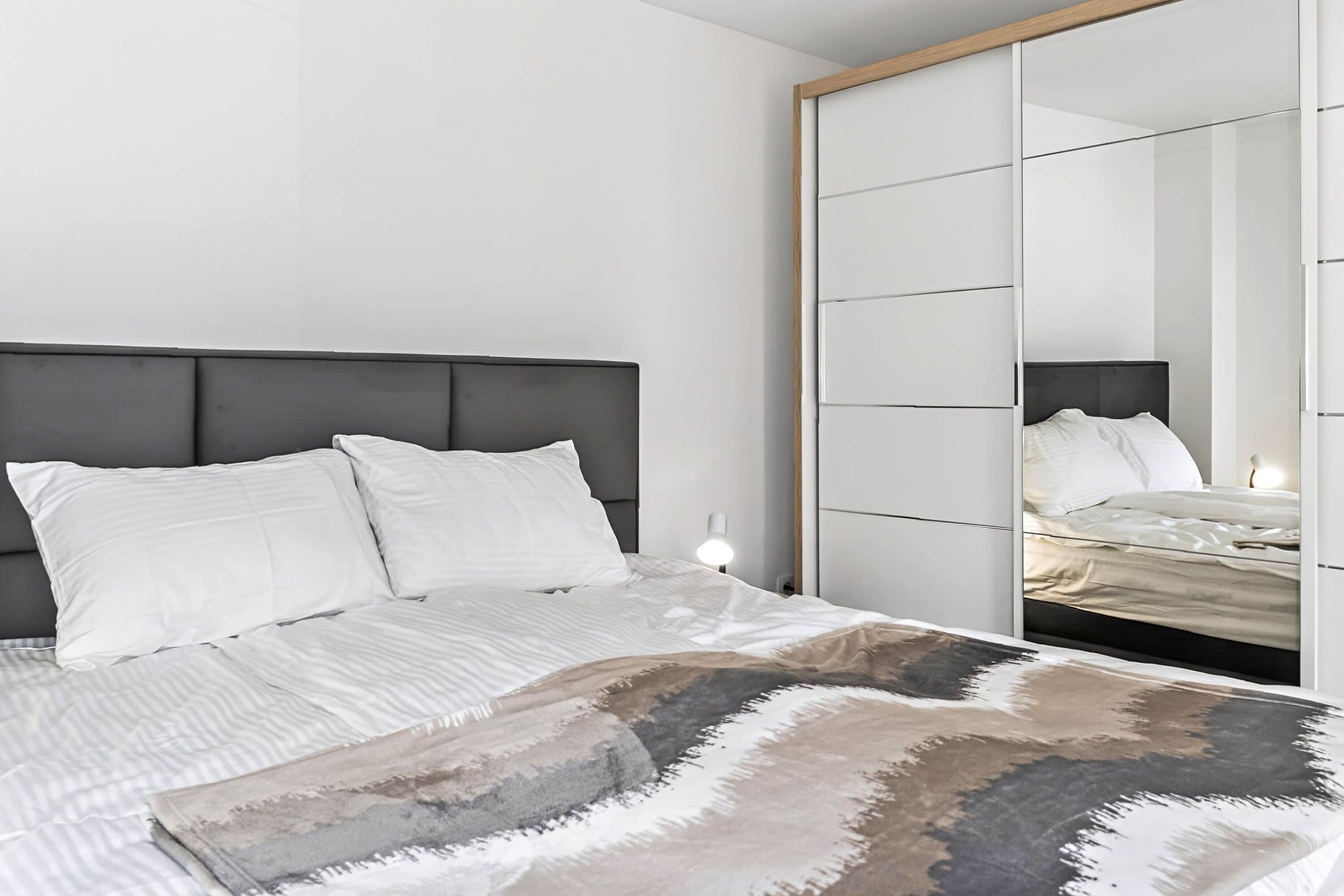 Family House, Multiple Bedrooms, 2 Bathrooms (4 - Bedroom House With Hot Tub &) | 4 bilik tidur, seterika/papan seterika, Wi-fi percuma, cadar katil 