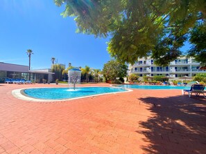 Pool - Top-floor apartment with marina views (Lagos)
