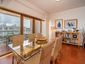 Dining - Top-floor apartment with marina views (Lagos)