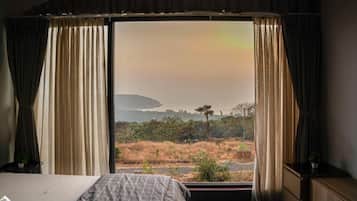 Superior Villa, Balcony, Garden View | Desk, free WiFi