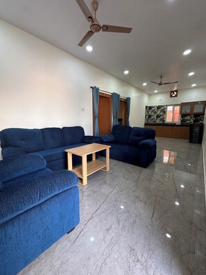 อพาร์ทเมนท์สำหรับครอบครัว, วิวสวน | บริเวณนั่งเล่น