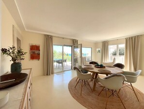 Dining - Casa Guapita – Villa with private pool and sea views for 6 guests (Santanyi)