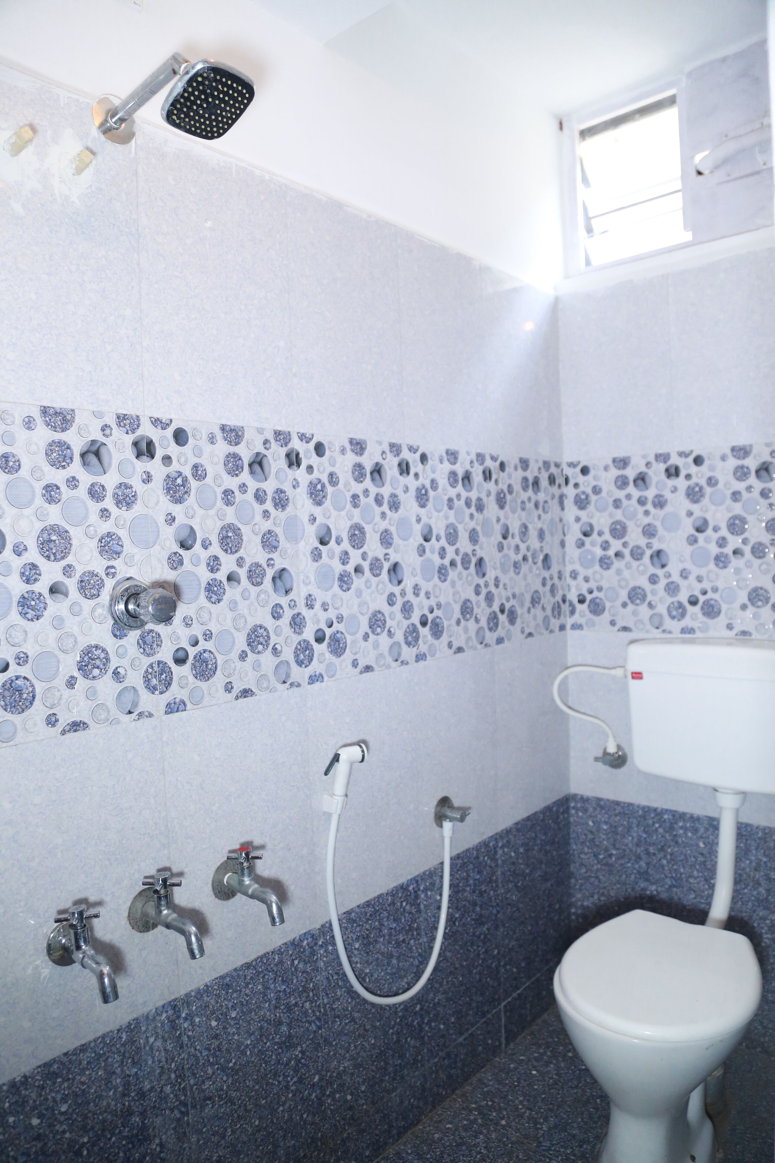 Shower, rainfall showerhead, towels