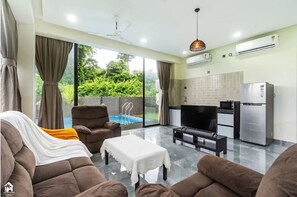 Living area - Parvata Vista By Soumil's Stays (Karjat)