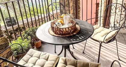 Holiday home near Cinque Terre. 20’ from La Spezia and surrounding beaches