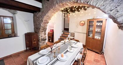 Holiday home near Cinque Terre. 20’ from La Spezia and surrounding beaches