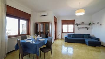 Apartamento standard, vários quartos (Tramonto D'Oro Apartment Near The) | Opções para refeição