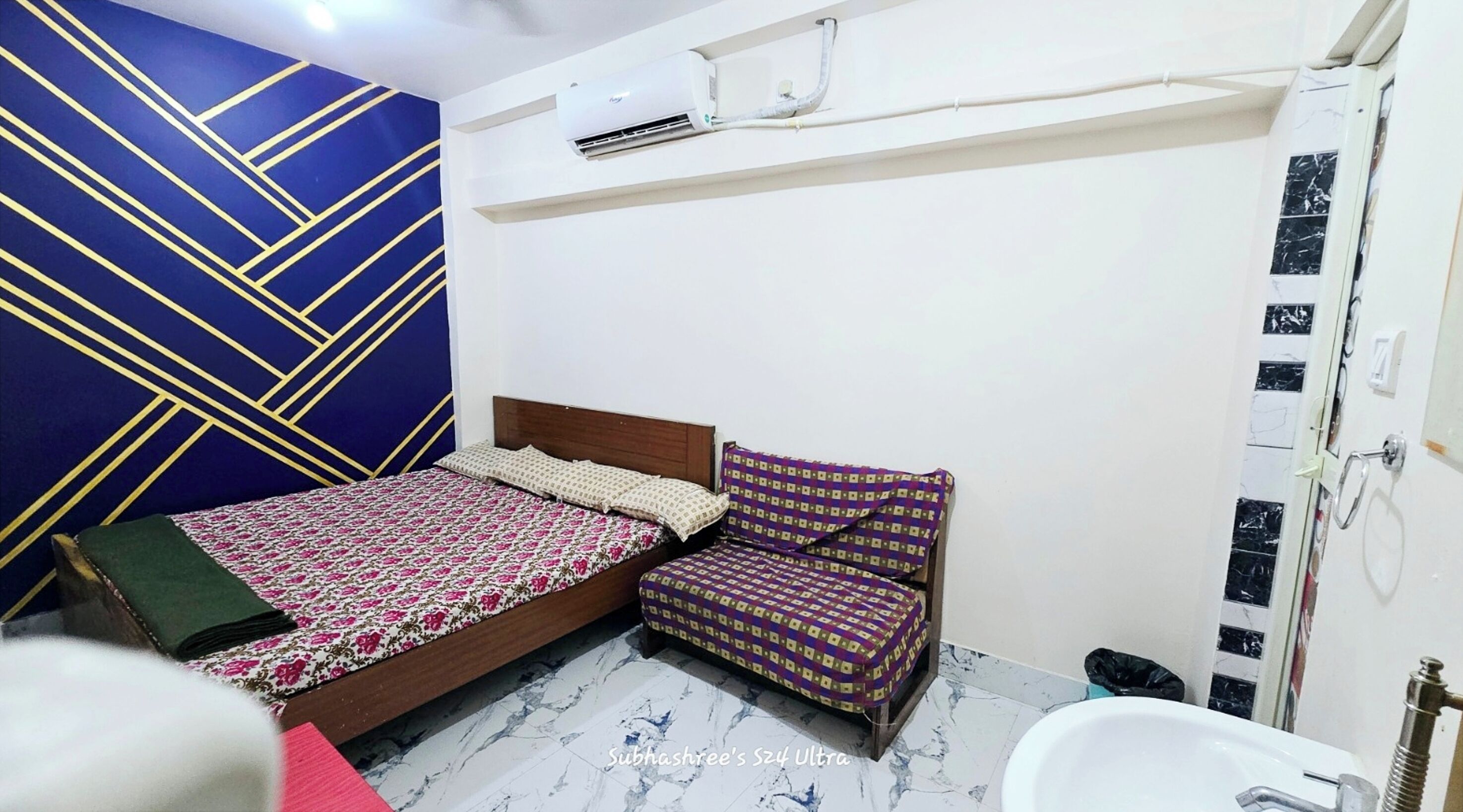 Deluxe Double Room, Air conditioning | Hypo-allergenic bedding, desk, soundproofing, free WiFi