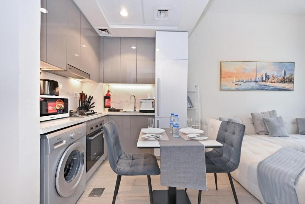 Leilighet, balkong, bassengutsikt | Innvendig