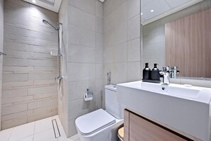 Apartment, Balcony, Pool View | Bathroom - Bloomfields Cozy 1BR Azizi Riveria 47 (Dubai)