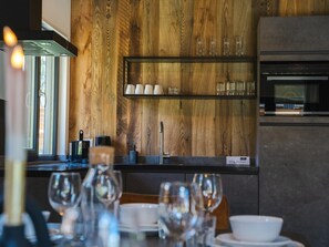 Refrigerador, microondas, parrilla de estufa y lavavajillas 