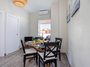 Dining - Sunstay Harina Attic Malaga (Málaga)