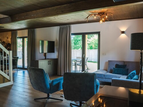 Chalet près d'un lac alpin et de stations de ski