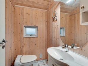 Bathroom - "Garth" - 50m from the sea by Interhome (Idestrup)