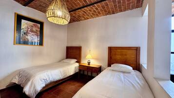 3 sovrum, strykjÀrn/strykbrÀda, gratis wi-fi och sÀngklÀder