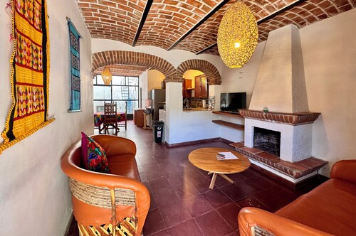 Central Ajijic 3-Bedroom House, Near Everything!