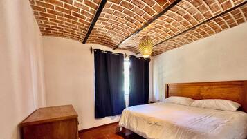 3 chambres, fer et planche à repasser, Wi-Fi gratuit, draps fournis