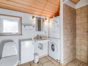Bathroom - "Tonje" - 600m from the sea by Interhome (Løkken)