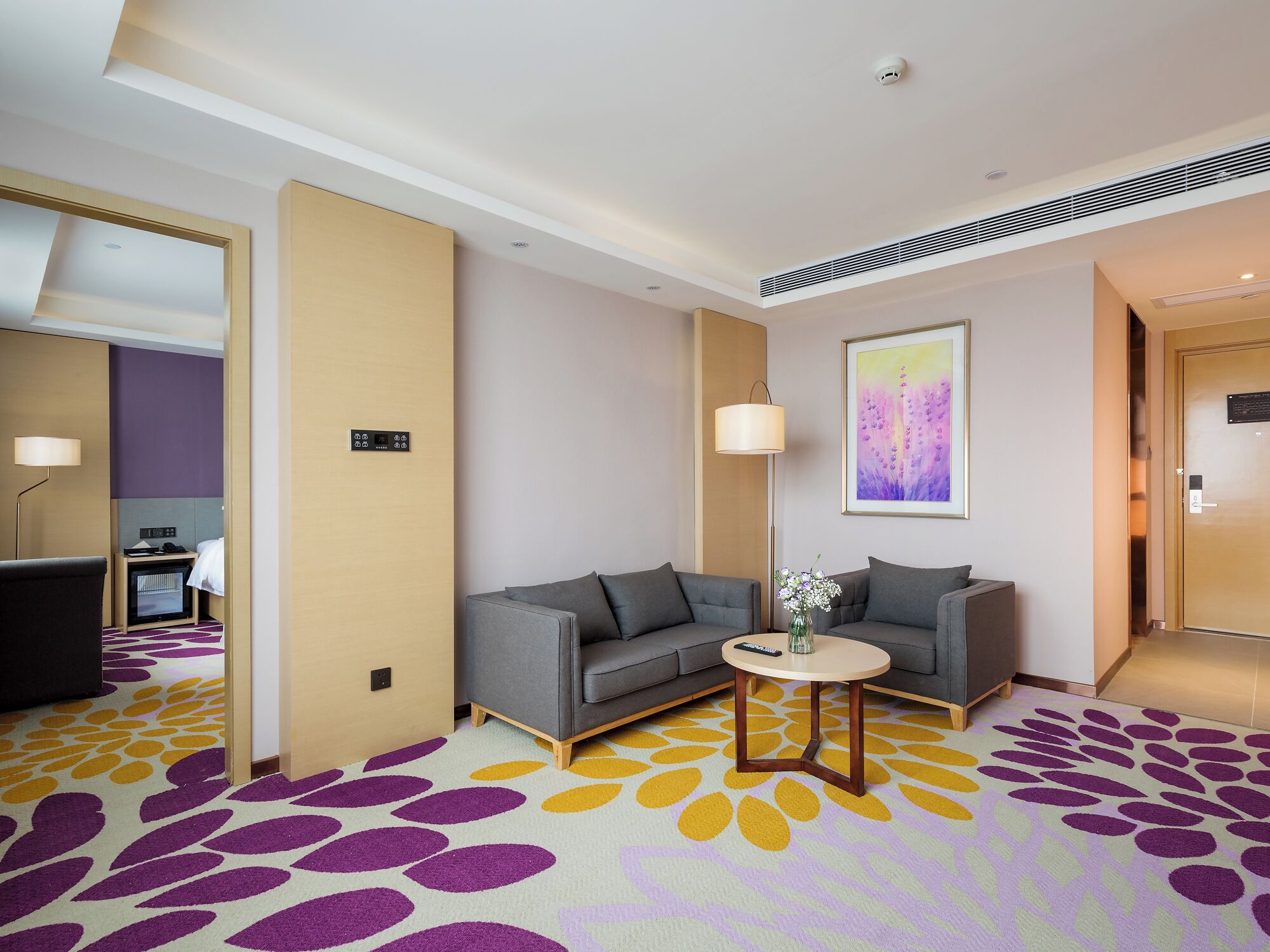Business Suite, City View | Interior