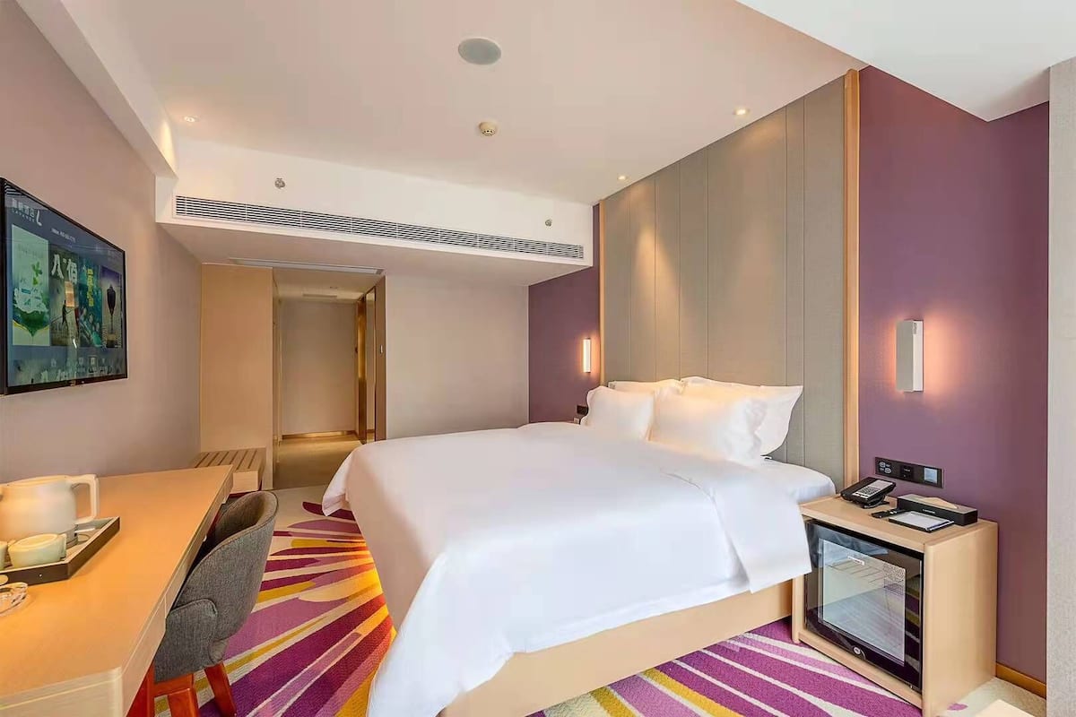 Kamar Double Mewah, pemandangan kota | Seprai katun Mesir, seprai premium, dan selimut bulu angsa