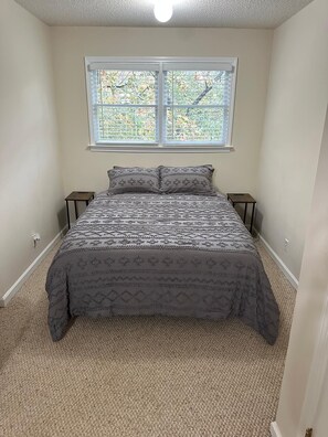 WiFi, bed sheets - Serene Lake Hartwell Escape with Private Dock & Stunning Views (Hartwell)